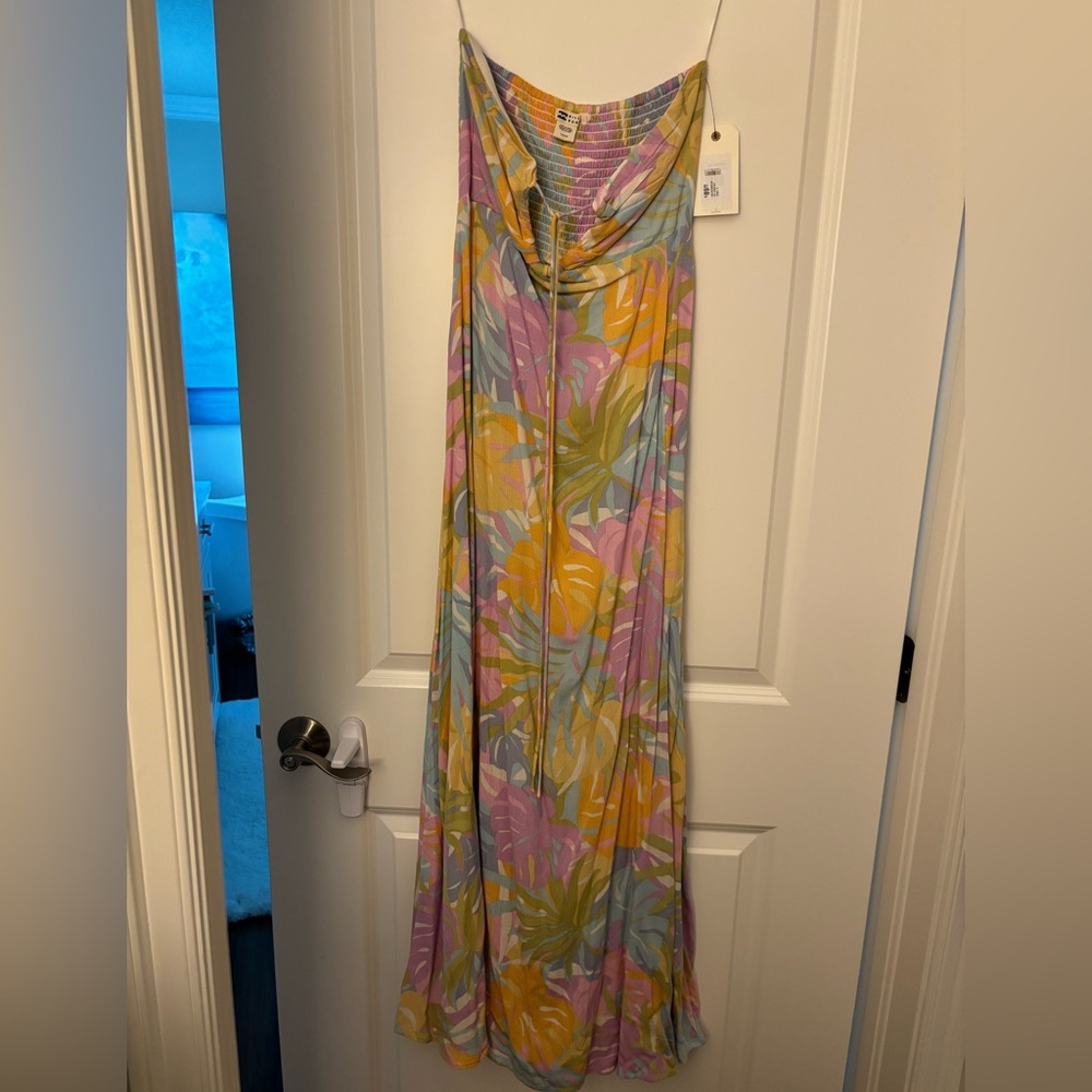 NWT Billabong Groovy Floral strapless Maxi Dress in size small